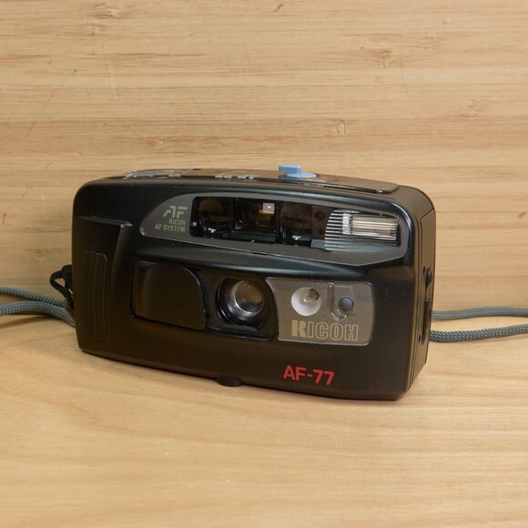 Ricoh AF-77 Point and Shoot 35mm Film Camera / Built-in Flash / Tested - Picture 2 of 8